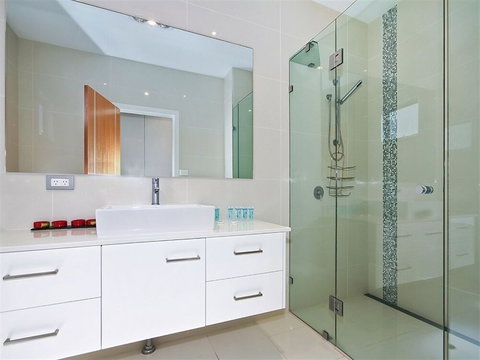 Ocean 180A - Whitsundays Accommodation 0