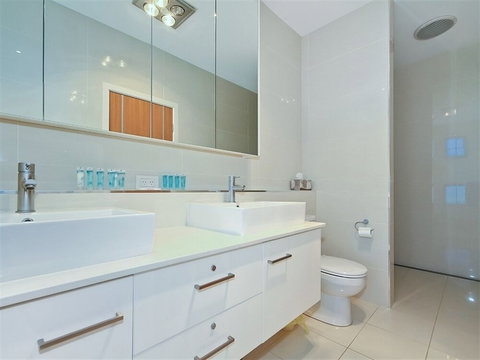 Ocean 180A - Whitsundays Accommodation 1