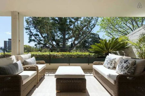 Woollahra Luxury Quiet & Central - Whitsundays Accommodation 1