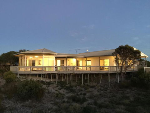 White Sands Holiday Retreat - Whitsundays Accommodation 3