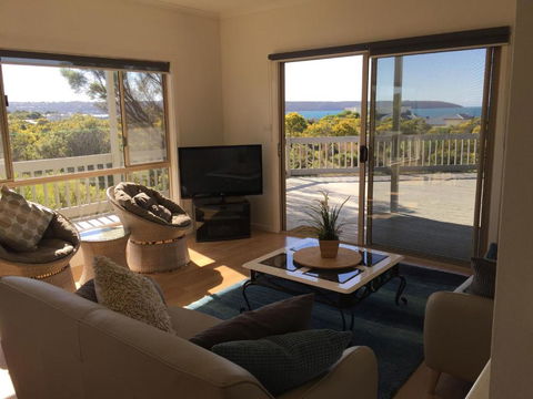 White Sands Holiday Retreat - Whitsundays Accommodation 1