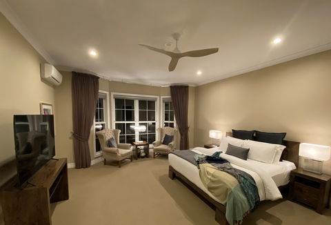 Kerami Manor - Whitsundays Accommodation 6