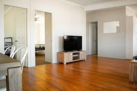 High View Cottage - Whitsundays Accommodation 0