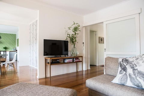 Furmston House & Studio - Whitsundays Accommodation 5