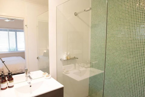 Furmston House & Studio - Whitsundays Accommodation 6