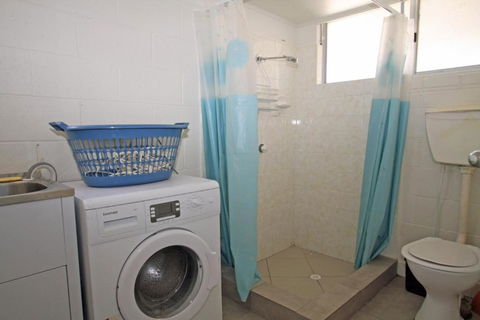 Unbeatable Waterfront Location - Whitsundays Accommodation 2