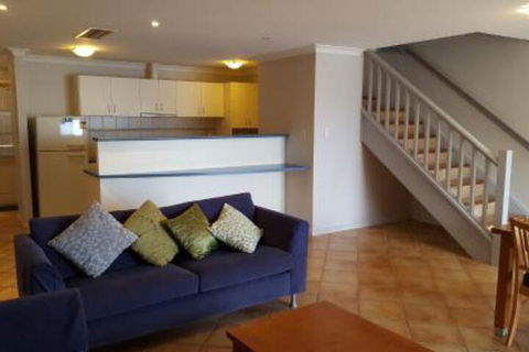 Port Geographe Marina Villas - Whitsundays Accommodation 2