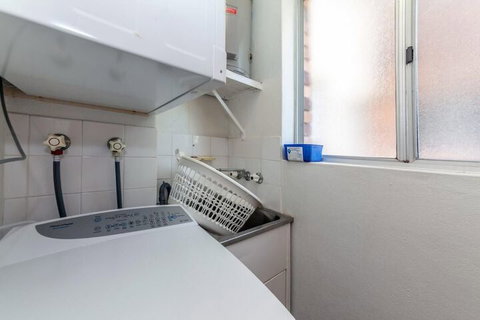 Gretel Lodge Unit 4 / 1 Gretel Close - Whitsundays Accommodation 4