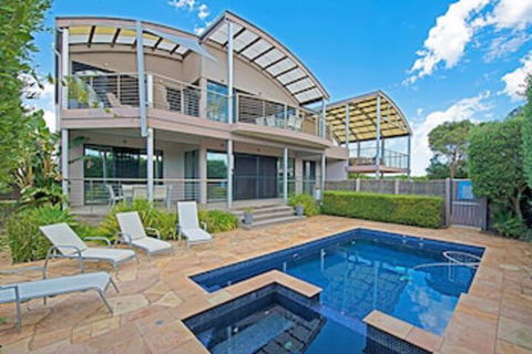 Diamond View - Whitsundays Accommodation 0