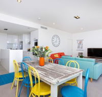 Colour and Swank at the Mill in the Heart of the CBD - Whitsundays Accommodation