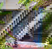 Cottesloe Artists Beach Retreat - Whitsundays Accommodation