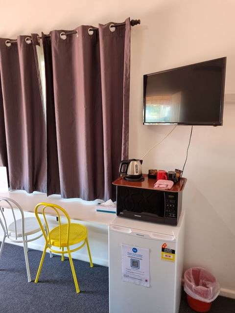 Taree Lodge Motel - Whitsundays Accommodation 1