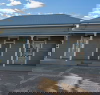 The Pambula Cottage - Whitsundays Accommodation