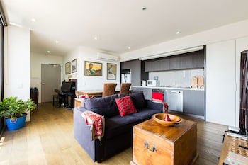 TALIA, 1BDR Carlton Apartment - Whitsundays Accommodation 0