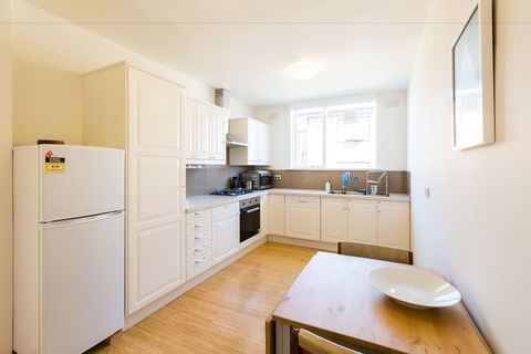 ROSIE, 2BDR St.Kilda Apartment - Whitsundays Accommodation 1
