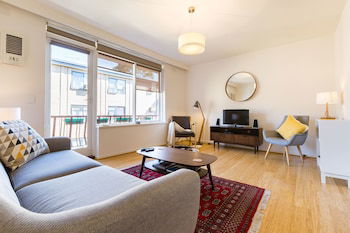 ROSIE, 2BDR St.Kilda Apartment - Whitsundays Accommodation 0