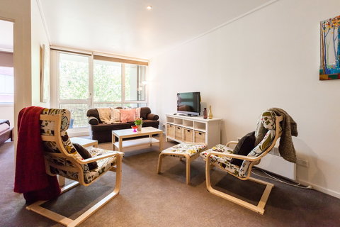 NAOMI, 2BDR South Melbourne Apartment - Whitsundays Accommodation 5