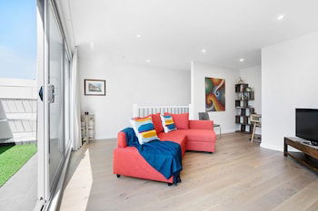 DINA, 2BDR Carlton Apartment - Whitsundays Accommodation 0