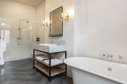 The Crafers Hotel - Whitsundays Accommodation 5