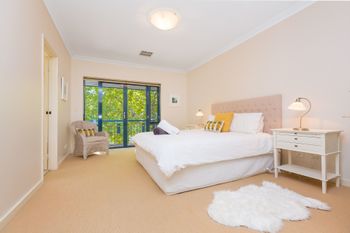 Luxurious Perth Townhouse - Whitsundays Accommodation 0