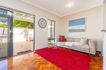 Luxurious Perth Townhouse - Whitsundays Accommodation 4
