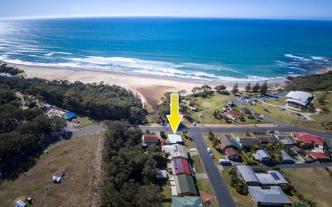 Tallowood Beachfront Cottage - Whitsundays Accommodation 1