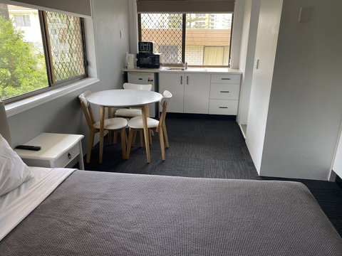 Gold Coast Inn - Whitsundays Accommodation 2