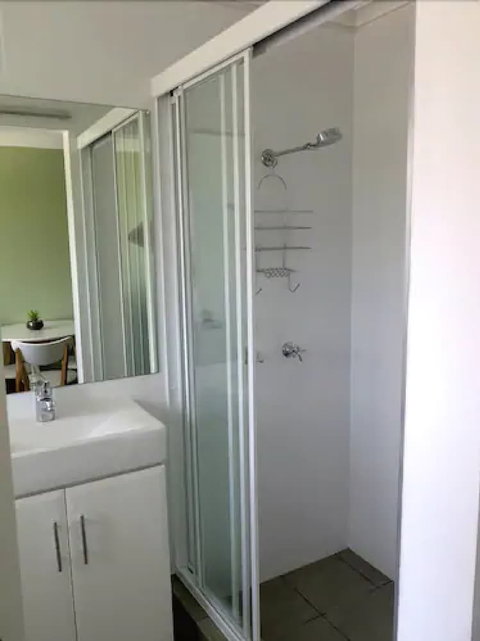 Gold Coast Inn - Whitsundays Accommodation 3