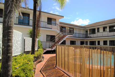 Gold Coast Inn - Whitsundays Accommodation 0