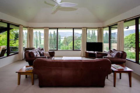 Stay In Mudgee - Whitsundays Accommodation 0