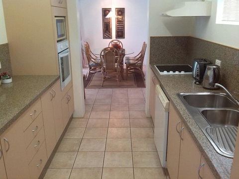 Palm Cove Penthouse Accommodation - Whitsundays Accommodation 5