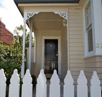 Strahan House - Whitsundays Accommodation