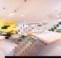 Euphoria House - Whitsundays Accommodation