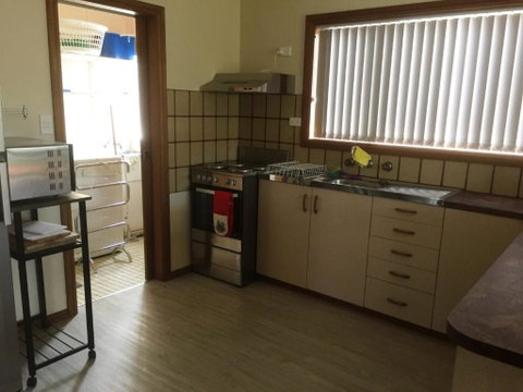 Flat 2 42 McMillan Rd - Whitsundays Accommodation 6
