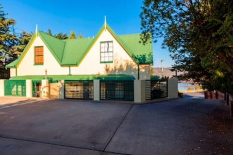 Bayview 3 - Next To Lake Jindabyne - Whitsundays Accommodation 0