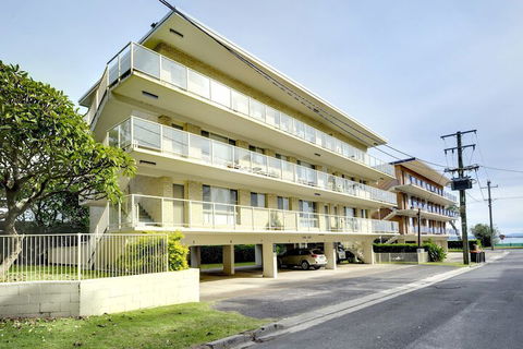 Shoal Court Unit 5 / 7 Lillian Street - Whitsundays Accommodation 2