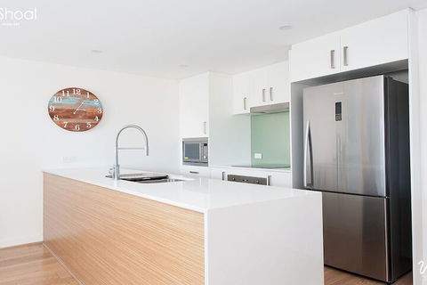 The Shoal Apartments, Unit 202/4-8  Bullecourt Street - Whitsundays Accommodation 2