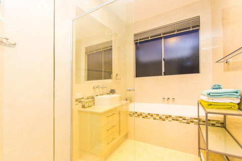 Quayside - Whitsundays Accommodation 5