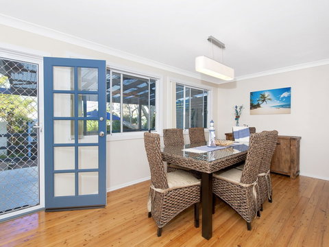 Pine Cottage 5A Nelson Street - Whitsundays Accommodation 2