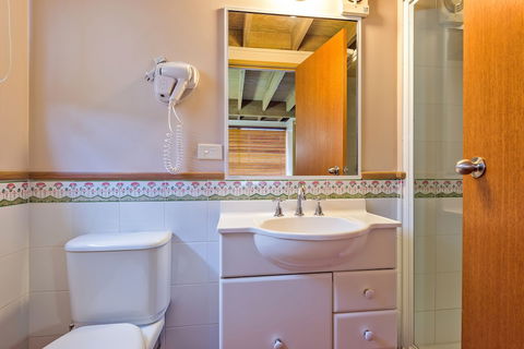 Banjo Apartments Townhouse 4 - Whitsundays Accommodation 2