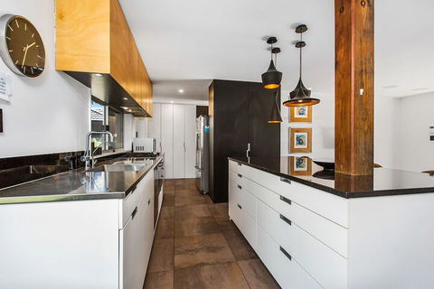 CABARITA BEACH HOUSE 53 - Whitsundays Accommodation 3