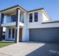 The Races - Swanport - Whitsundays Accommodation