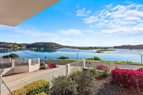 Southbound Escape At The Wharf - Whitsundays Accommodation 2