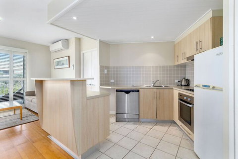 RESORT On The BEACH 6126 27 - Whitsundays Accommodation 3