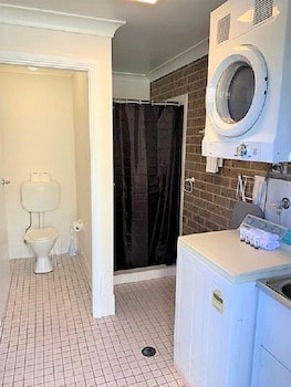Petersdorf 2 - Jindabyne Townhouse - Whitsundays Accommodation 1