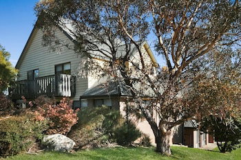 Petersdorf 2 - Jindabyne Townhouse - Whitsundays Accommodation 2