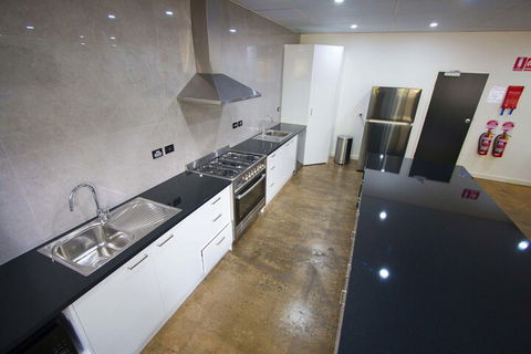 The Bunkhouse - Whitsundays Accommodation 2