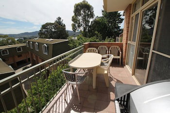 Twin Seasons 4 - Lake And Mountain Views - Whitsundays Accommodation 0