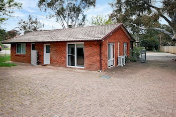 Sponars Onshore Apartment 1 - FREE Unlimited WIFI - Whitsundays Accommodation 0