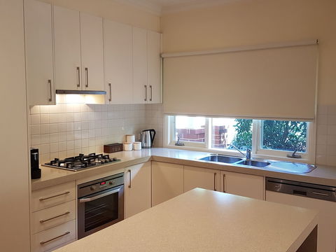 Healesville House - Fig Tree House - Whitsundays Accommodation 4